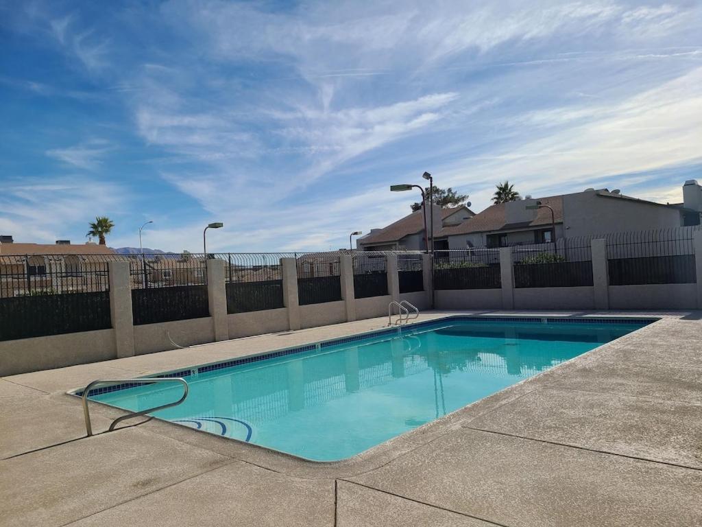 2Bed 1 Bath Condo Near Nellis Afb & The Strip Las Vegas Exterior photo